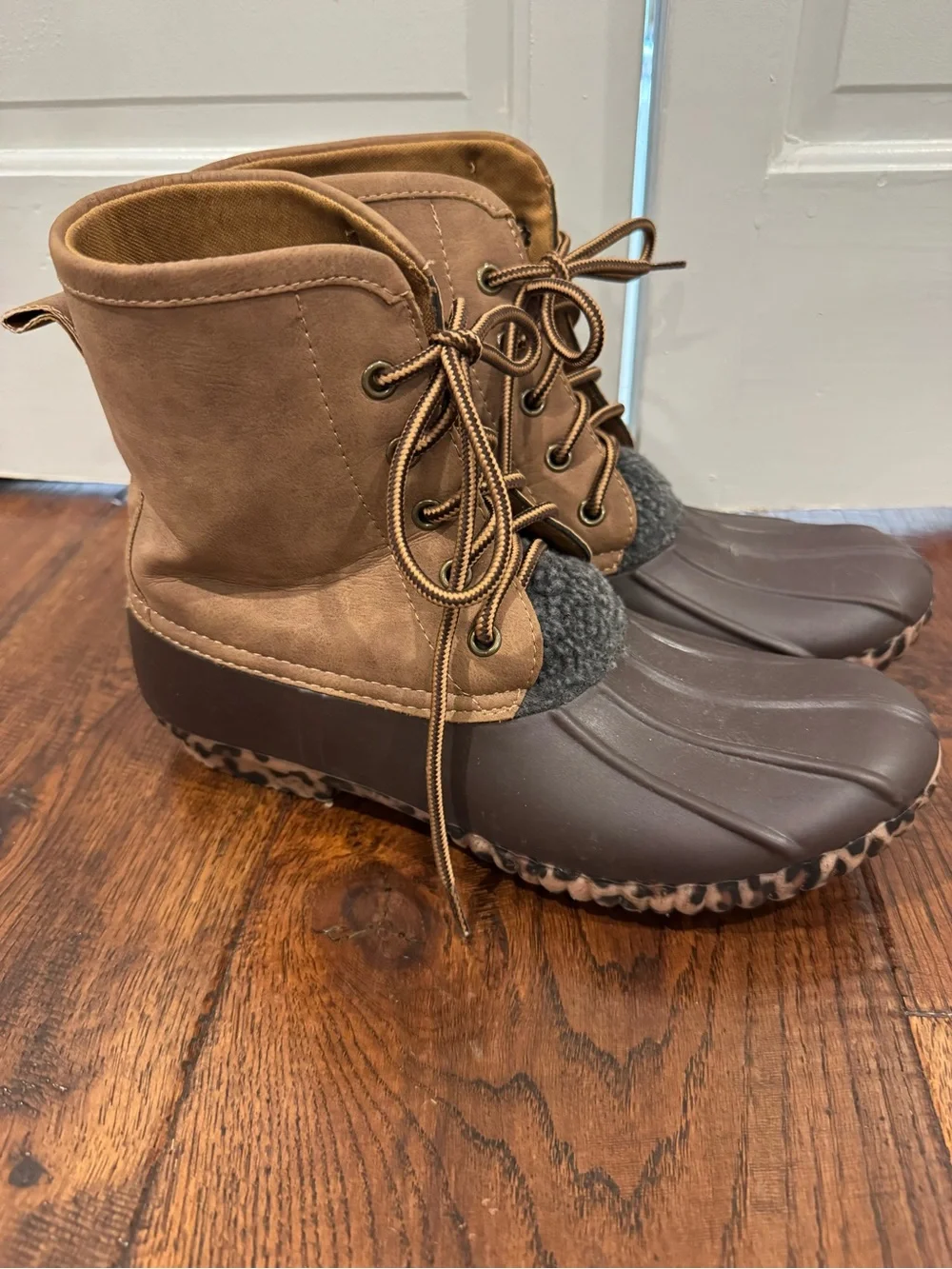 Women's Waterproof Brown Lace-Up Winter Boots with Faux-Fur Collar